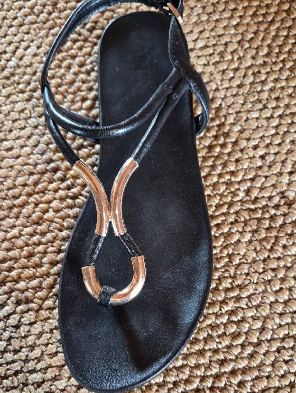 Vera Wang Black Sandal with Gold Hardware - Picture 3 of 4